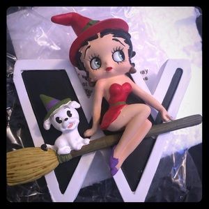 Betty Boop (W) Witch figurine- original packaging